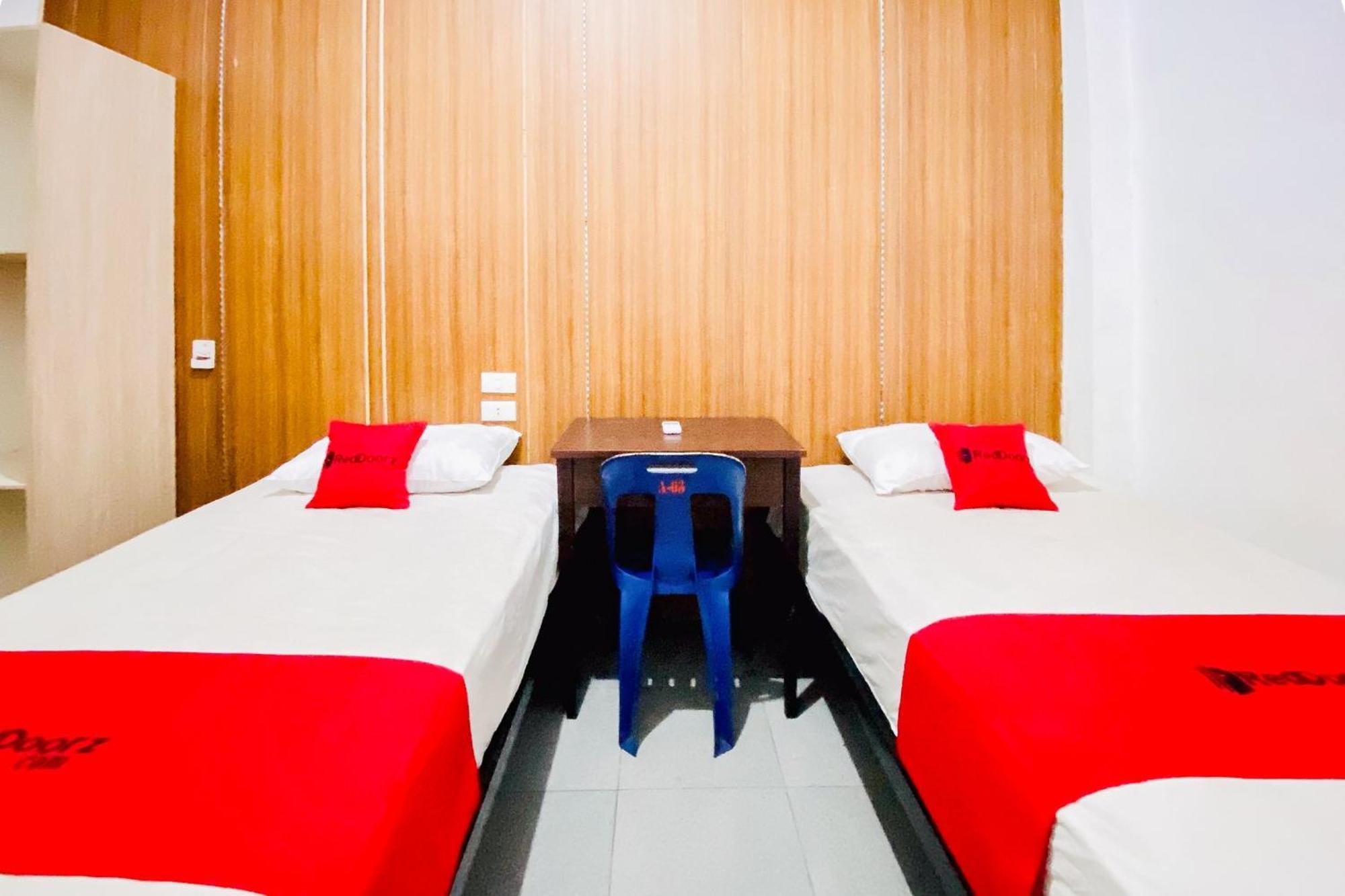 Reddoorz Syariah At Sipayung Homestay Stabat Exterior photo