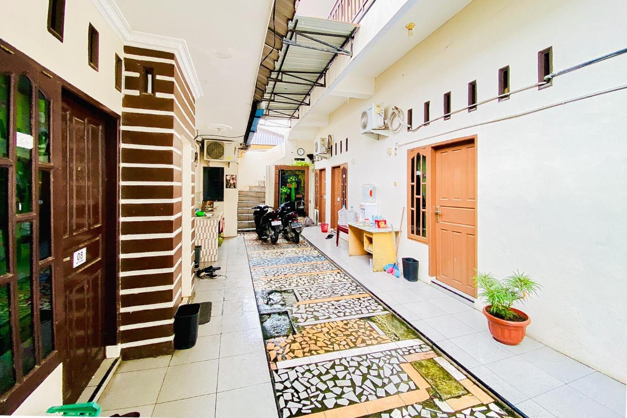 Reddoorz Syariah At Sipayung Homestay Stabat Exterior photo